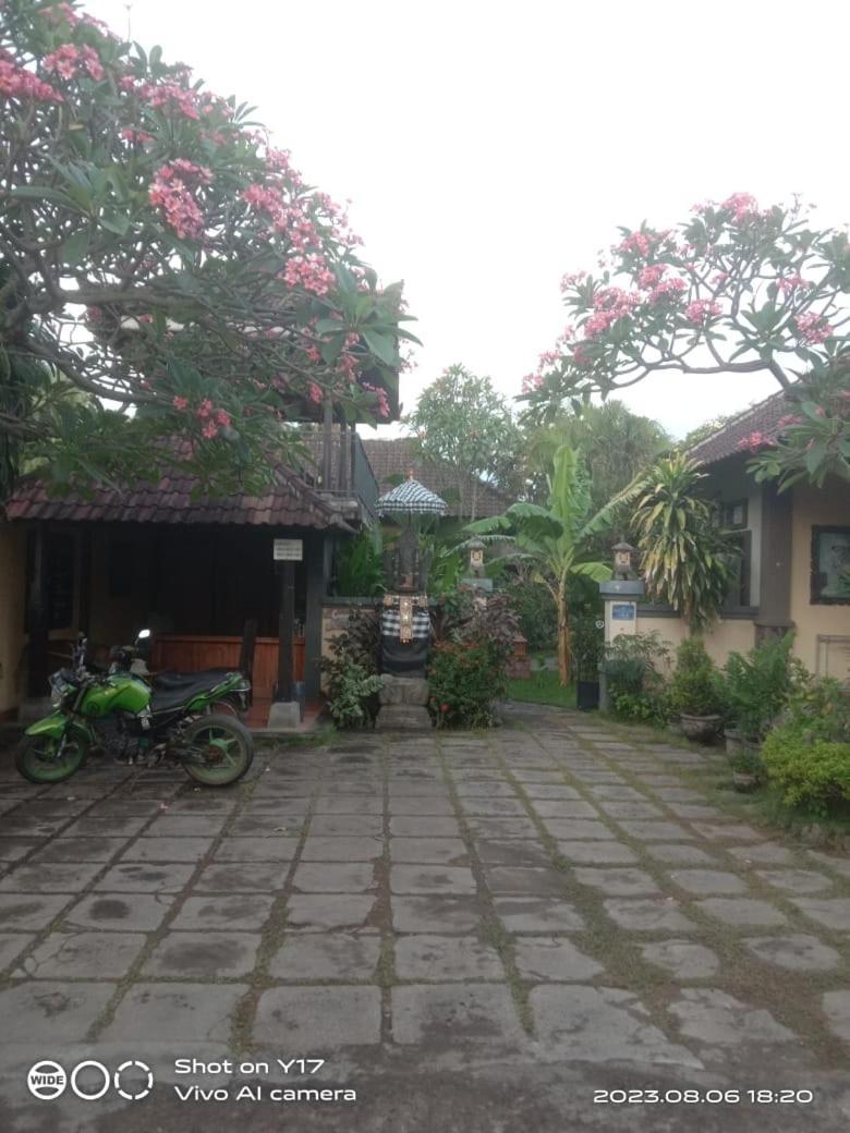 Tirta Bali Homestay ペムテラン エクステリア 写真